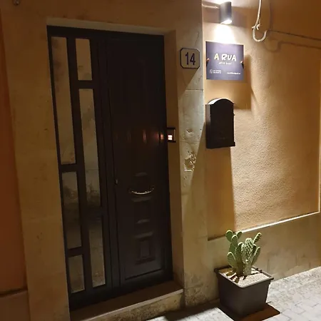 A Rua Con Bagno Privato Vicino Al Duomo Habitación en casa particular Ragusa